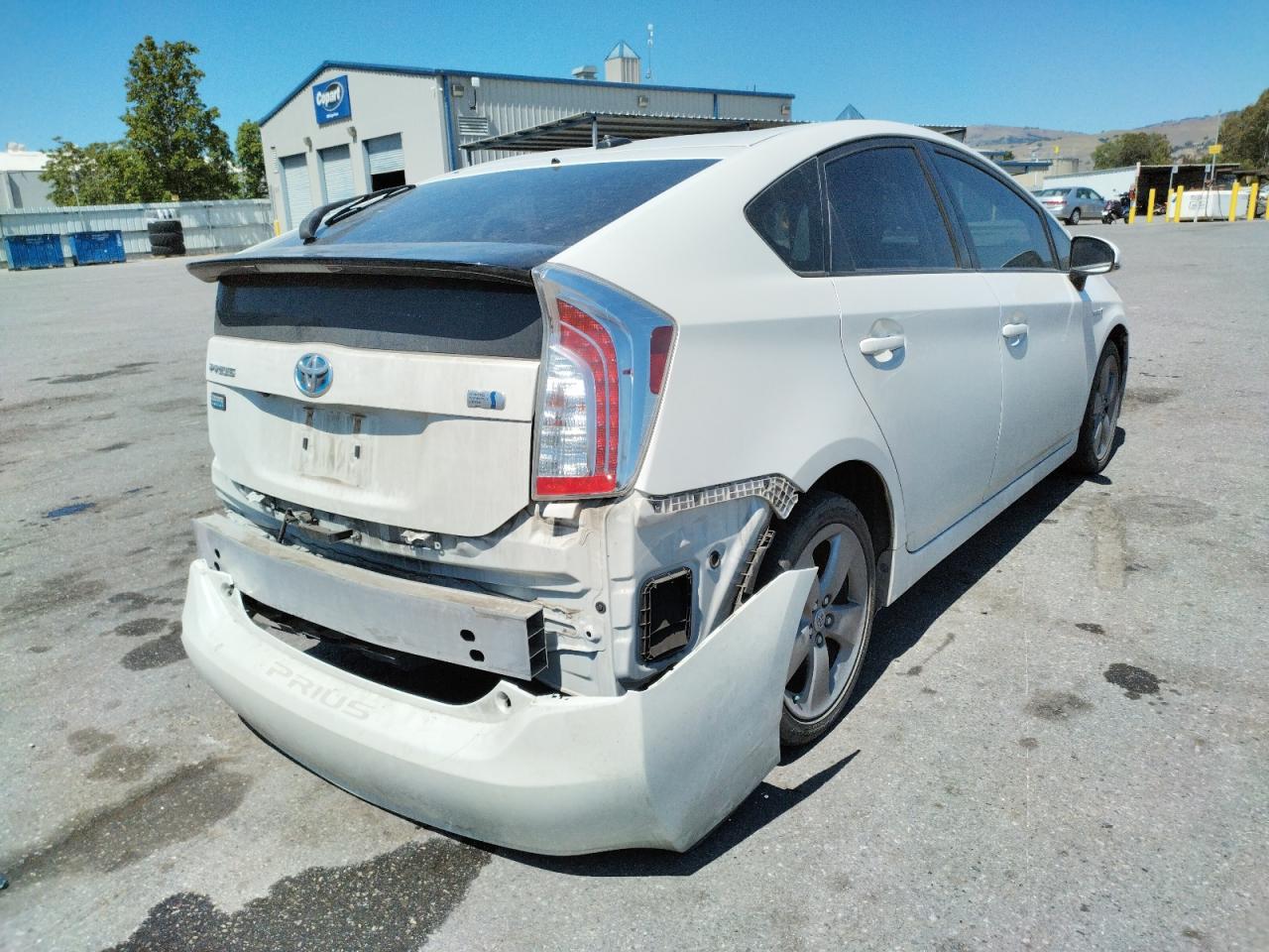 Photo 4 from auction – 2015 TOYOTA PRIUS with VIN JTDKN3DU4F0407269