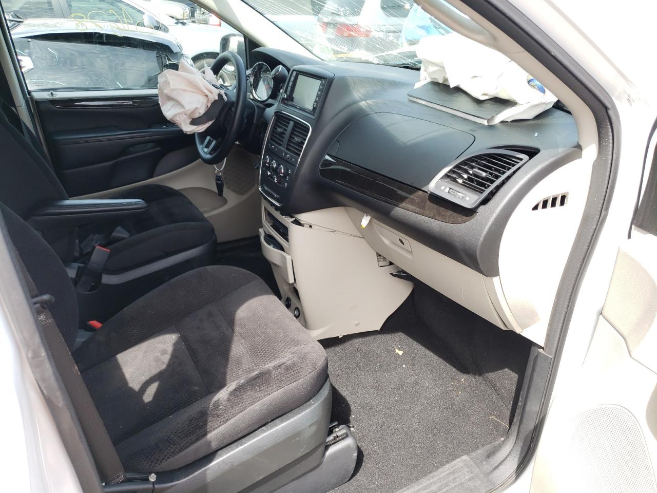 Photo 5 from auction – 2018 DODGE GRAND CARA with VIN 2C4RDGBG4JR259676