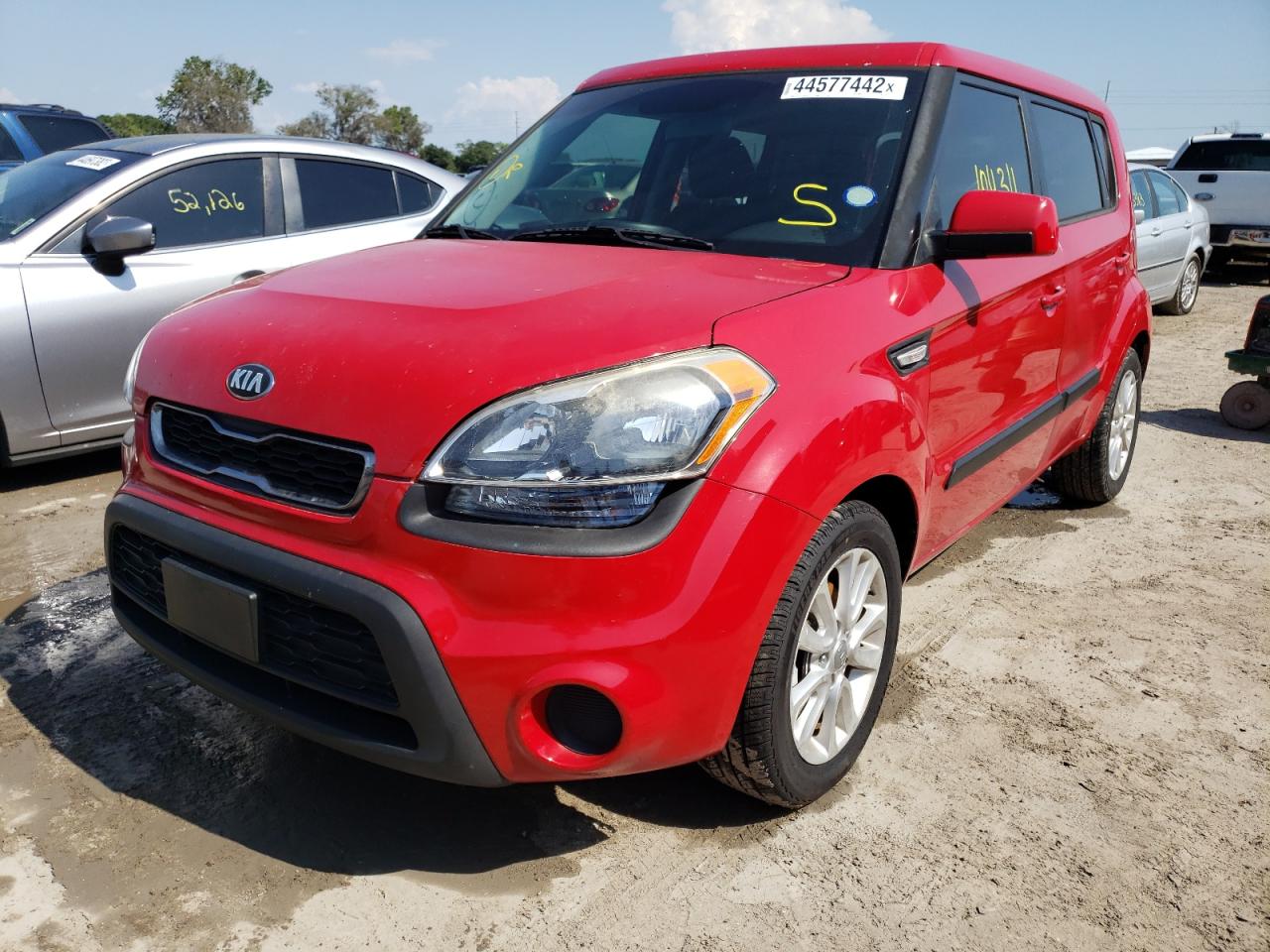 Photo 2 from auction – 2013 KIA SOUL with VIN KNDJT2A5XD7627061
