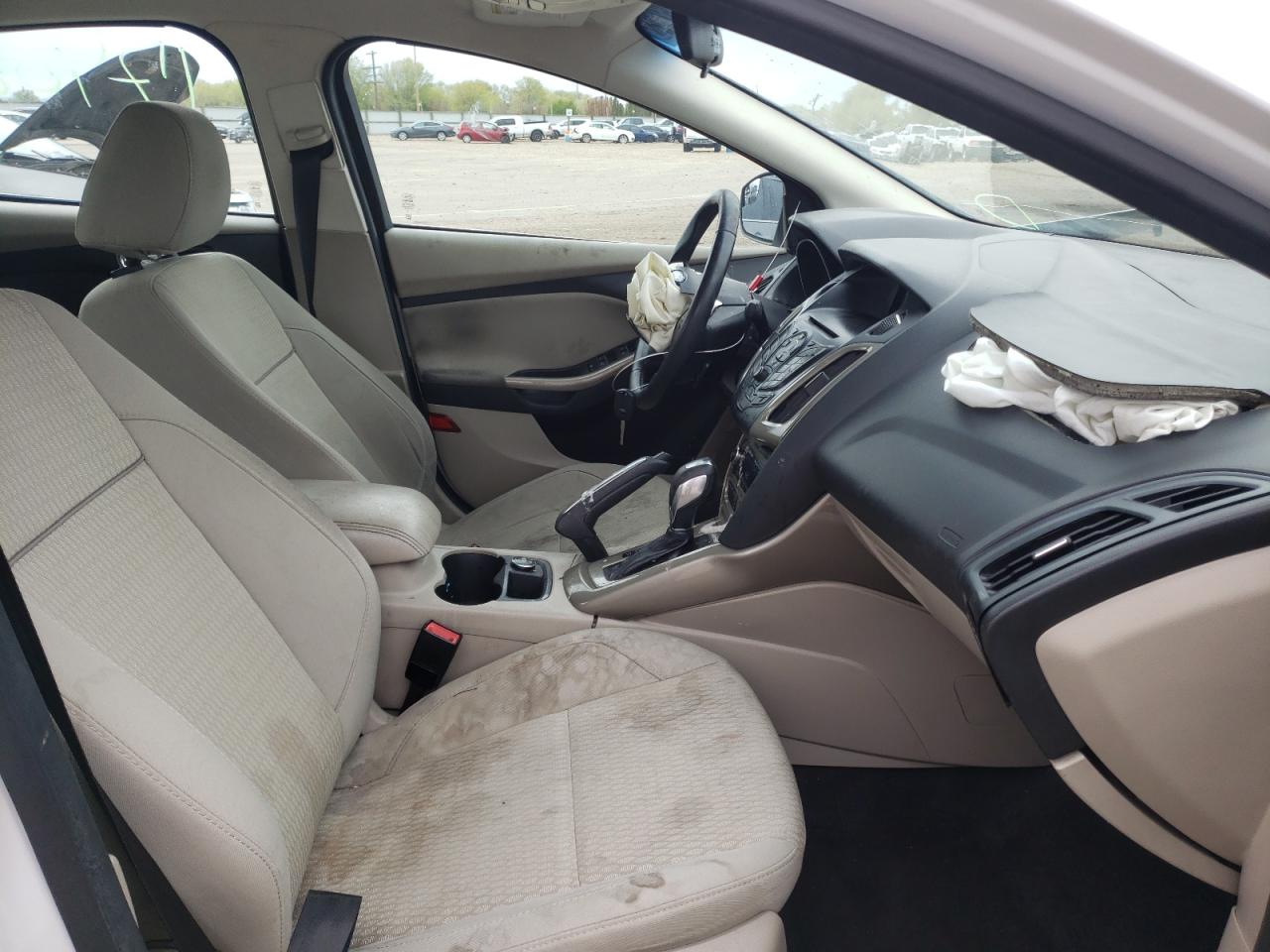 Foto 5 de la subasta – 2012 FORD FOCUS SEL con VIN 1FAHP3H24CL394472