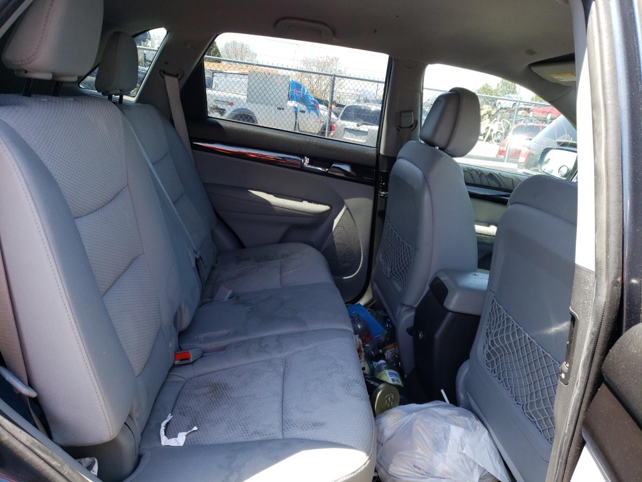 Photo 6 from auction – 2011 KIA SORENTO BA with VIN 5XYKTDA22BG142676