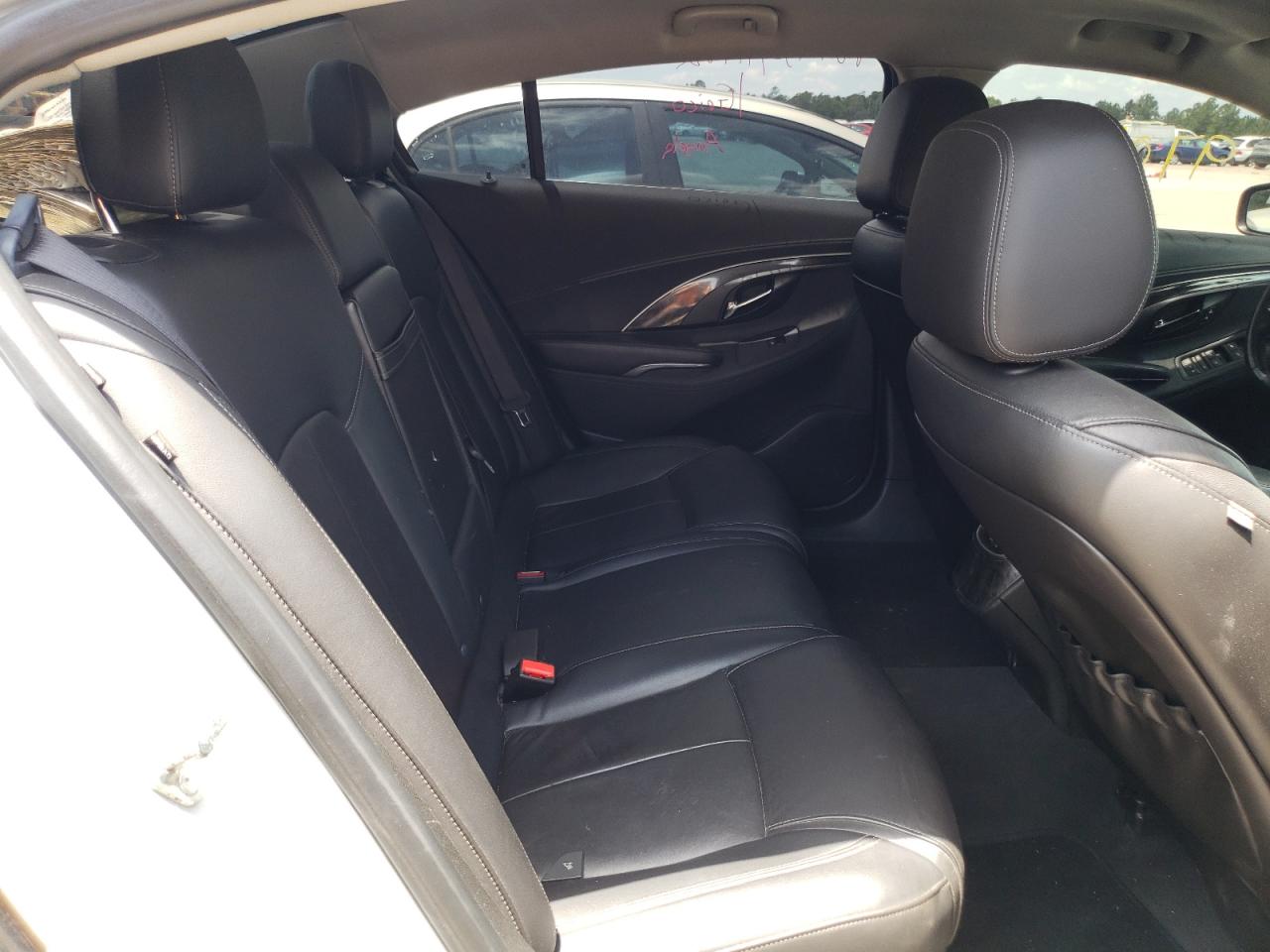 Photo 6 from auction – 2015 BUICK LACROSSE with VIN 1G4GB5G32FF114878