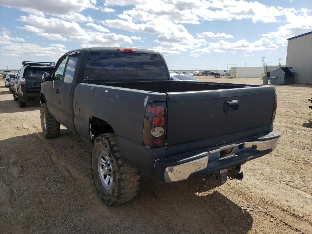 Photo 3 from auction – 2000 CHEVROLET SILVERADO with VIN 2GCEK19T0Y1327887