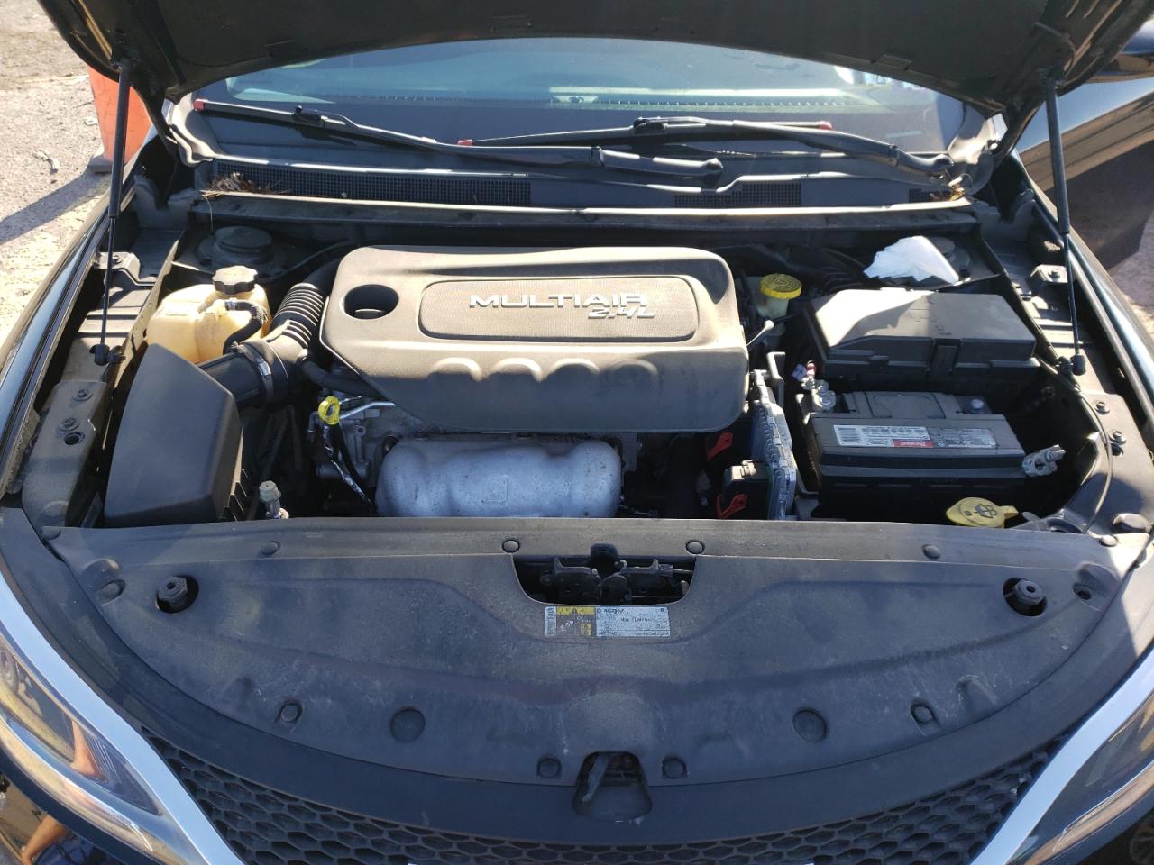 Photo 7 from auction – 2016 CHRYSLER 200 LIMITE with VIN 1C3CCCAB8GN104288
