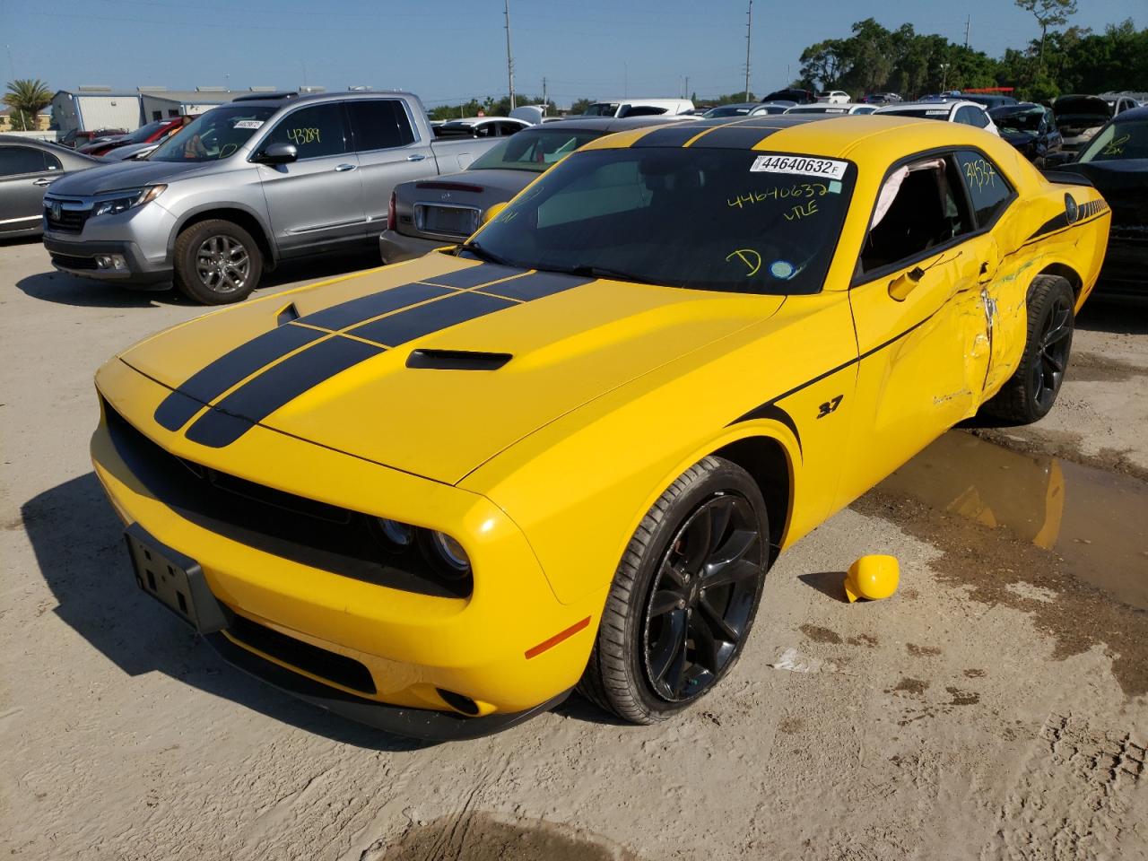 Photo 2 from auction – 2017 DODGE CHALLENGER with VIN 2C3CDZAG5HH611011