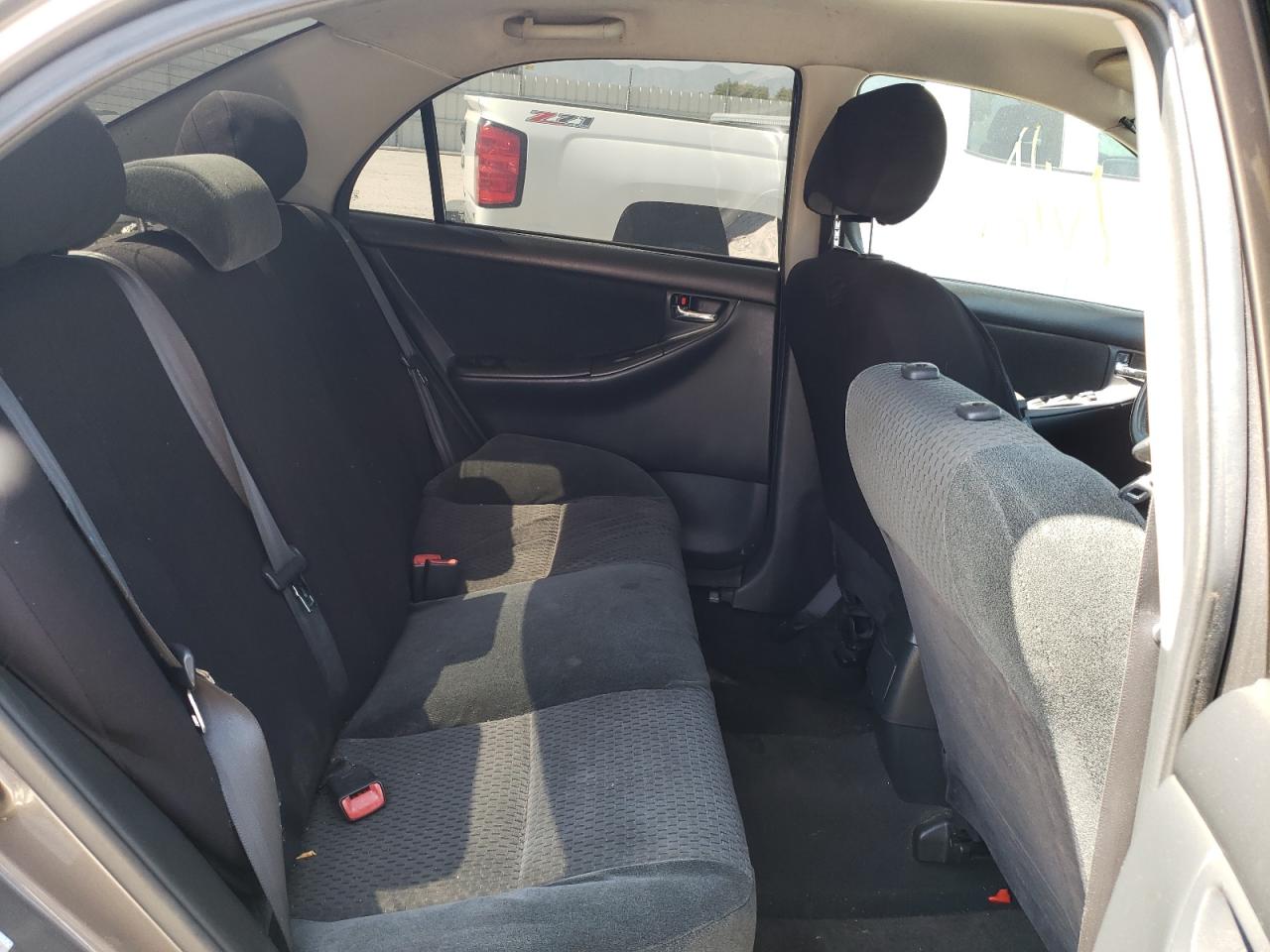 Photo 6 from auction – 2005 TOYOTA COROLLA CE with VIN 1NXBR32EX5Z357965