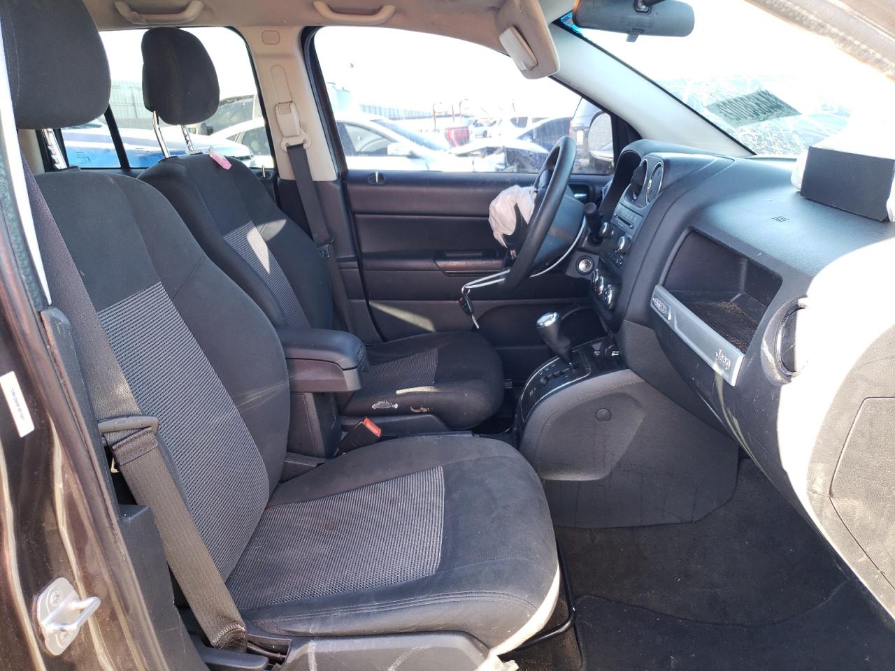 Foto 5 de la subasta – 2014 JEEP COMPASS SP con VIN 1C4NJCBA0ED817821