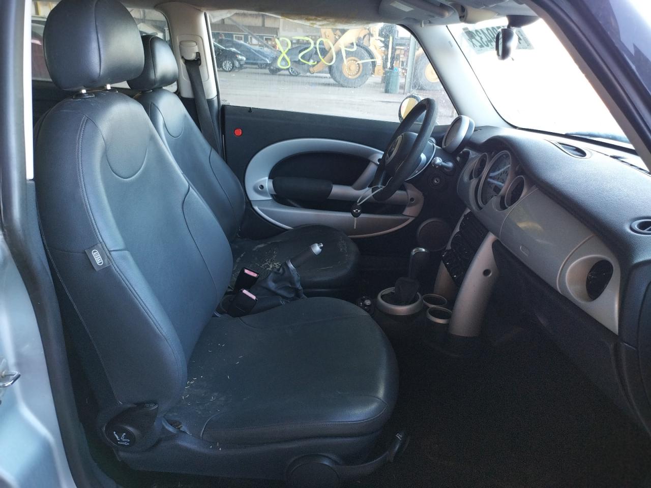 Photo 5 from auction – 2003 MINI COOPER with VIN WMWRC33443TE17011