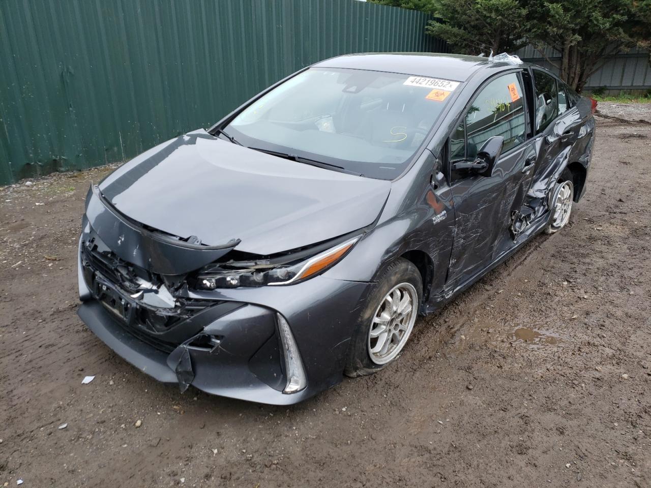Photo 2 from auction – 2018 TOYOTA PRIUS PRIM with VIN JTDKARFP0J3099904
