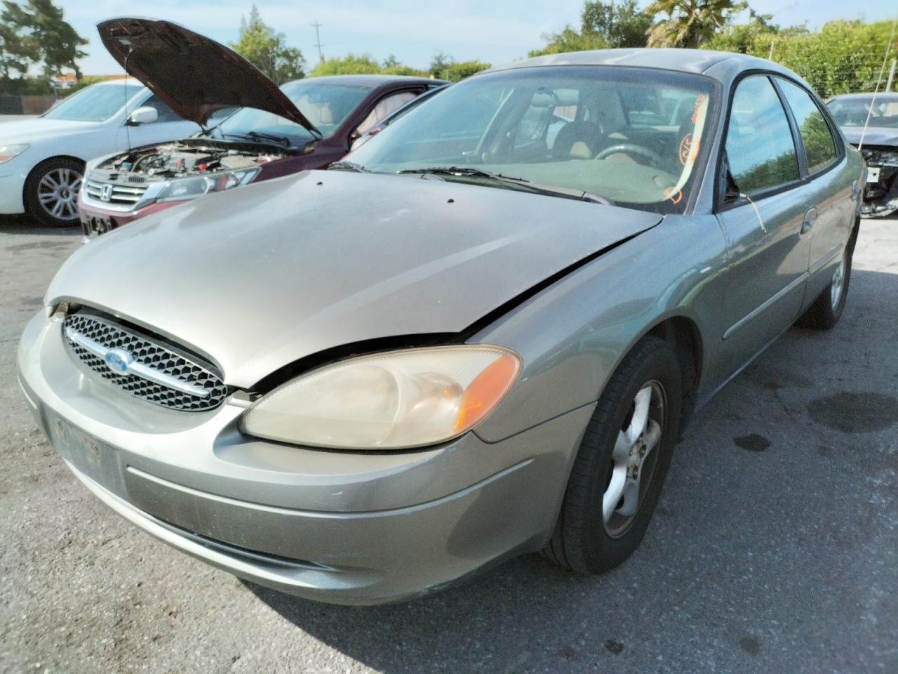 Photo 2 from auction – 2001 FORD TAURUS SES with VIN 1FAFP55U91A213898