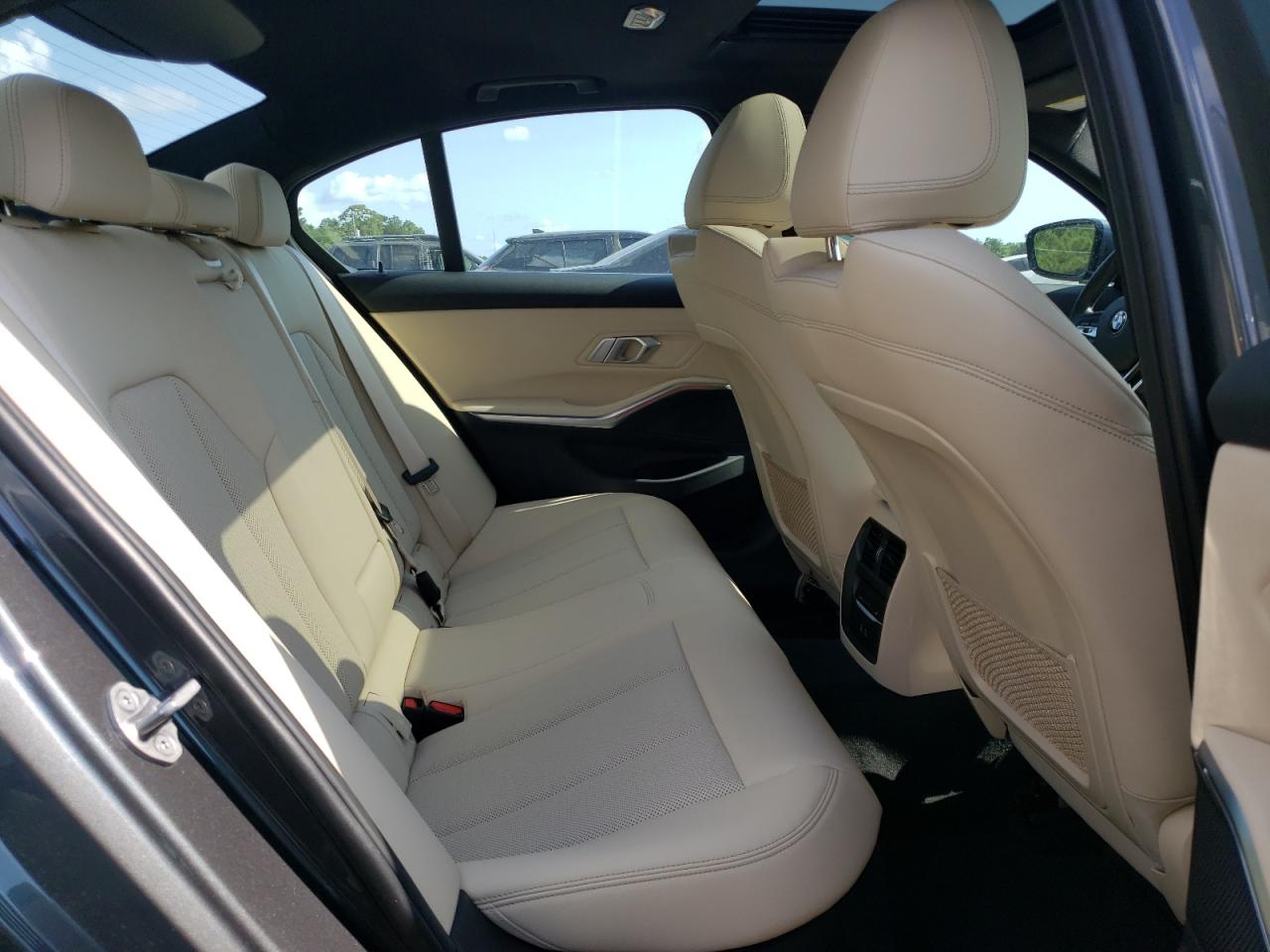 Photo 6 from auction – 2022 BMW 330I with VIN 3MW5R1J09N8C25527