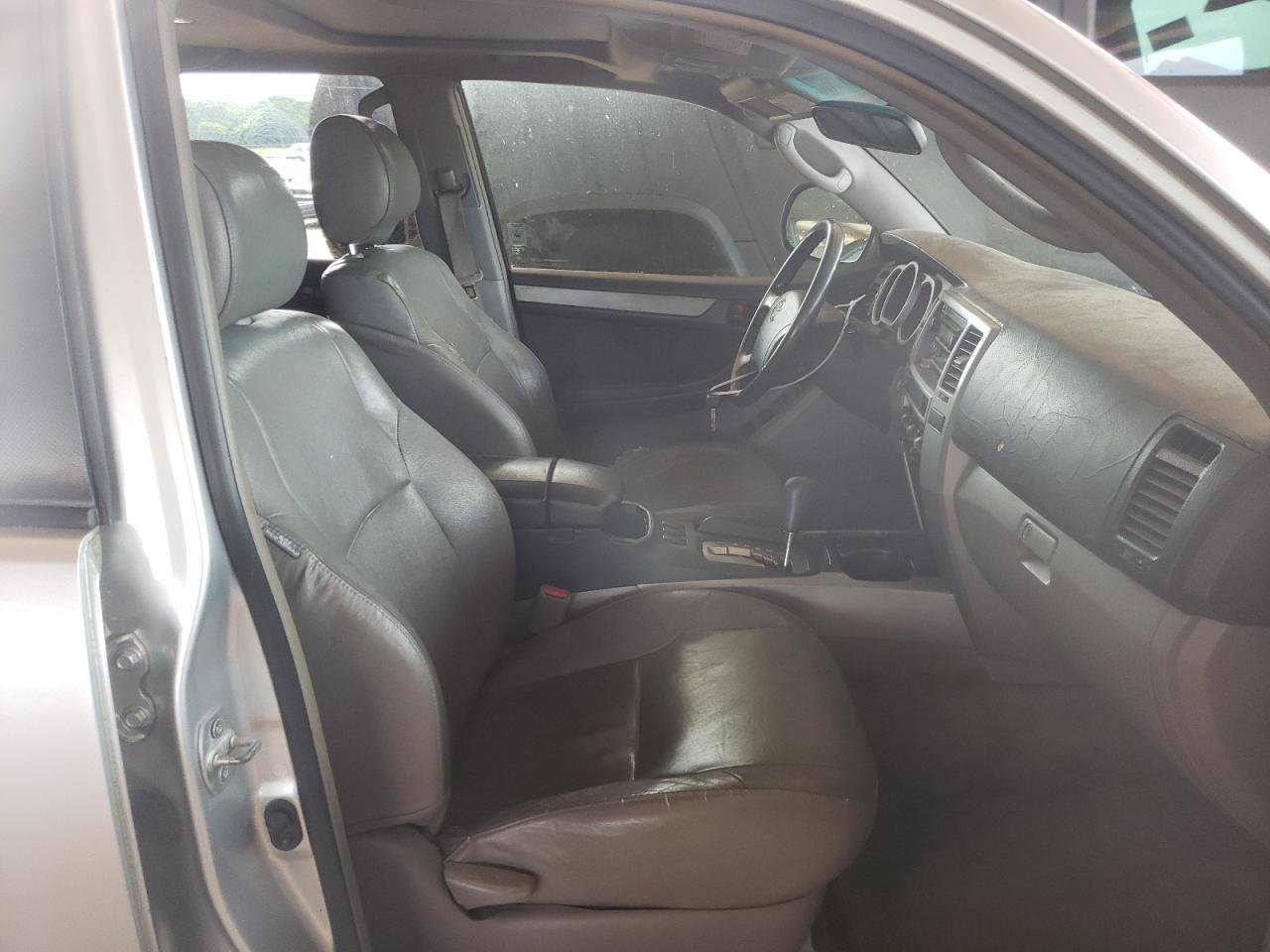 Photo 5 from auction – 2004 TOYOTA 4RUNNER SR with VIN JTEZU14RX40041585