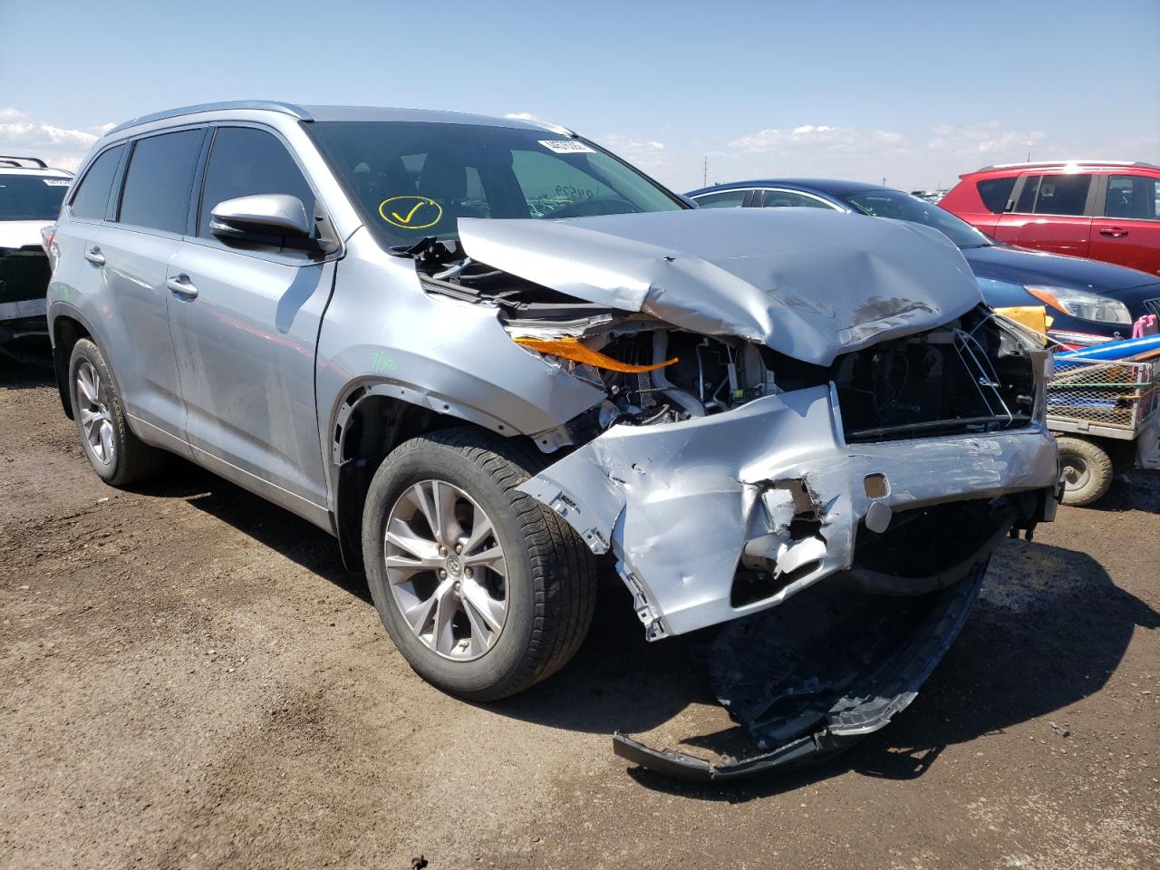 TOYOTA HIGHLANDER 2015 с VIN 5TDJKRFH5FS091322 - Фото с аукциона
