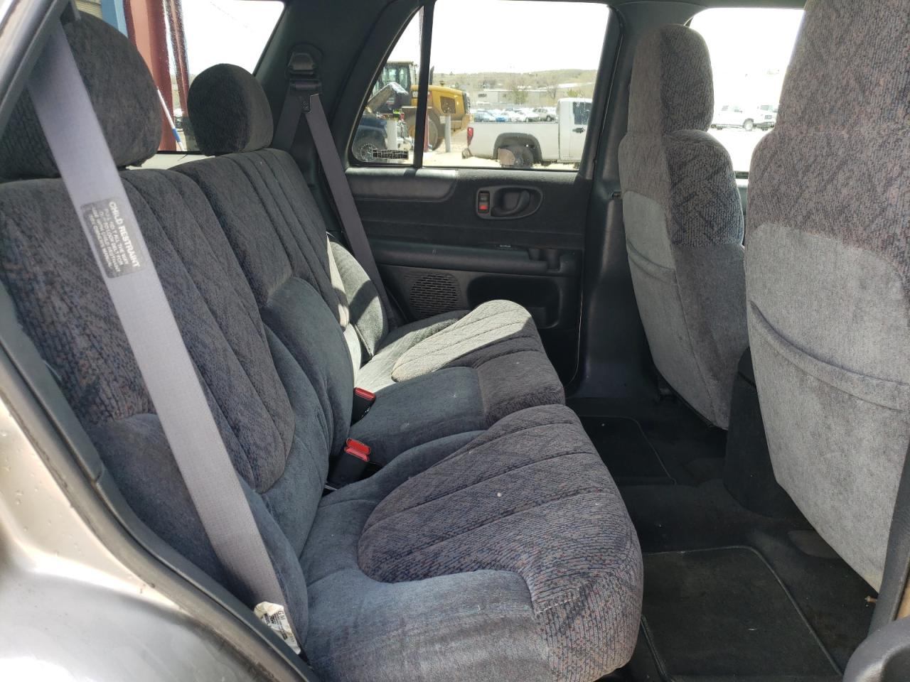 Photo 6 from auction – 1998 GMC JIMMY with VIN 1GKDT13W8W2575186