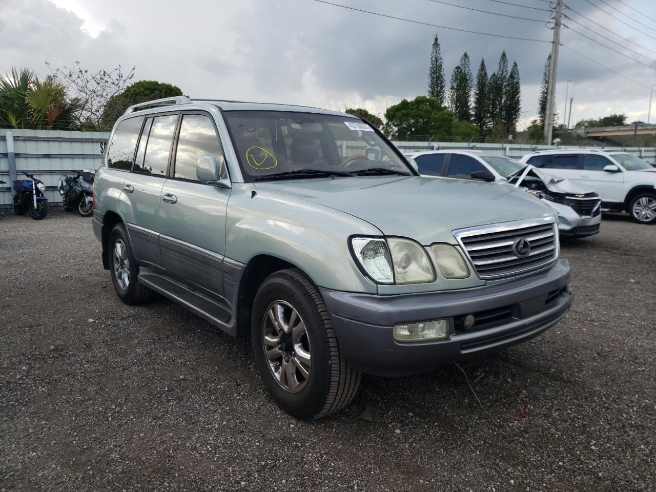 LEXUS LX 470 2003 with VIN JTJHT00W333529313 - Photo from auction