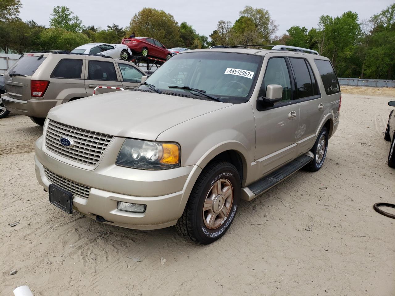Photo 2 from auction – 2005 FORD EXPEDITION with VIN 1FMFU20565LA94280
