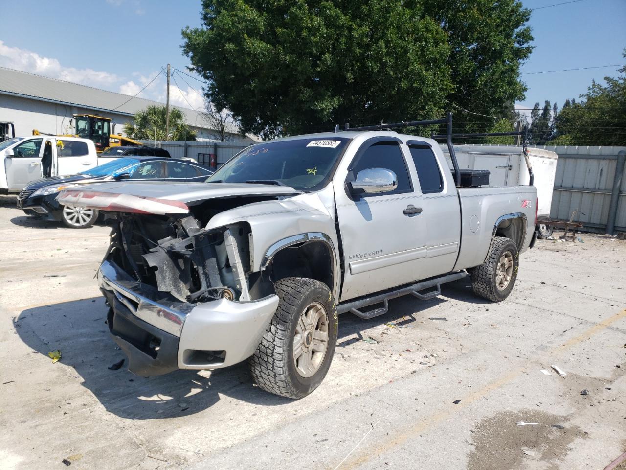 Photo 2 from auction – 2011 CHEVROLET SILVERADO with VIN 1GCRKSE36BZ408078