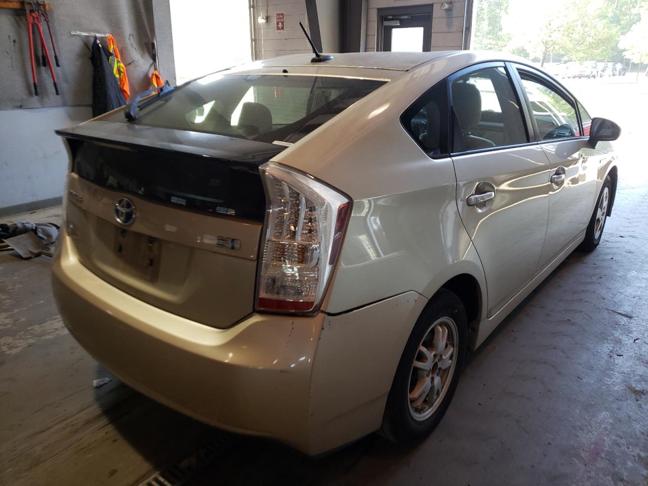 Photo 4 from auction – 2010 TOYOTA PRIUS with VIN JTDKN3DU7A0087230