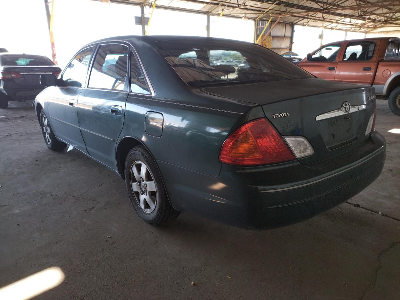 Photo 3 from auction – 2001 TOYOTA AVALON XL with VIN 4T1BF28B61U142979