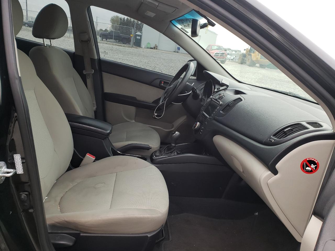 Photo 5 from auction – 2011 KIA FORTE EX with VIN KNAFU4A28B5382044