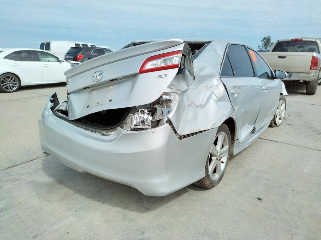Photo 4 from auction – 2012 TOYOTA CAMRY BASE with VIN 4T1BF1FK8CU550206