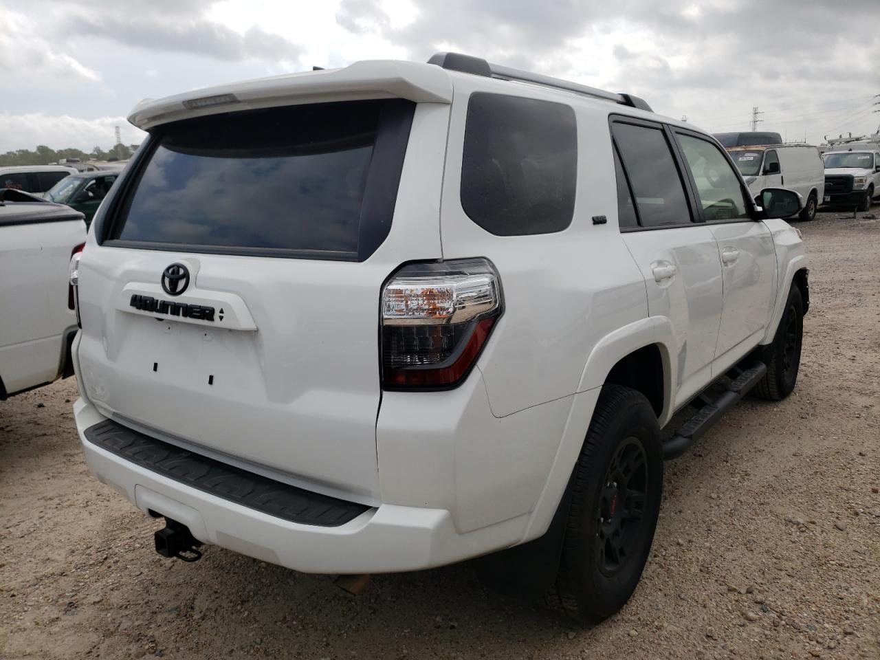 Photo 4 from auction – 2021 TOYOTA 4RUNNER SR with VIN JTEEU5JR6M5246964