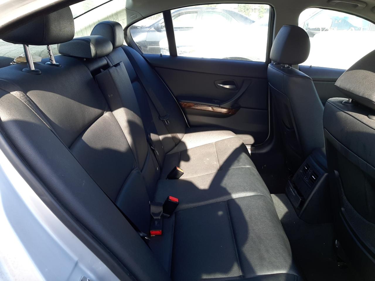 Photo 6 from auction – 2006 BMW 325 I with VIN WBAVB13546KX38715
