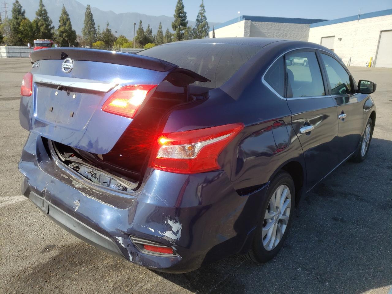 Photo 4 from auction – 2017 NISSAN SENTRA S with VIN 3N1AB7AP8HY274246