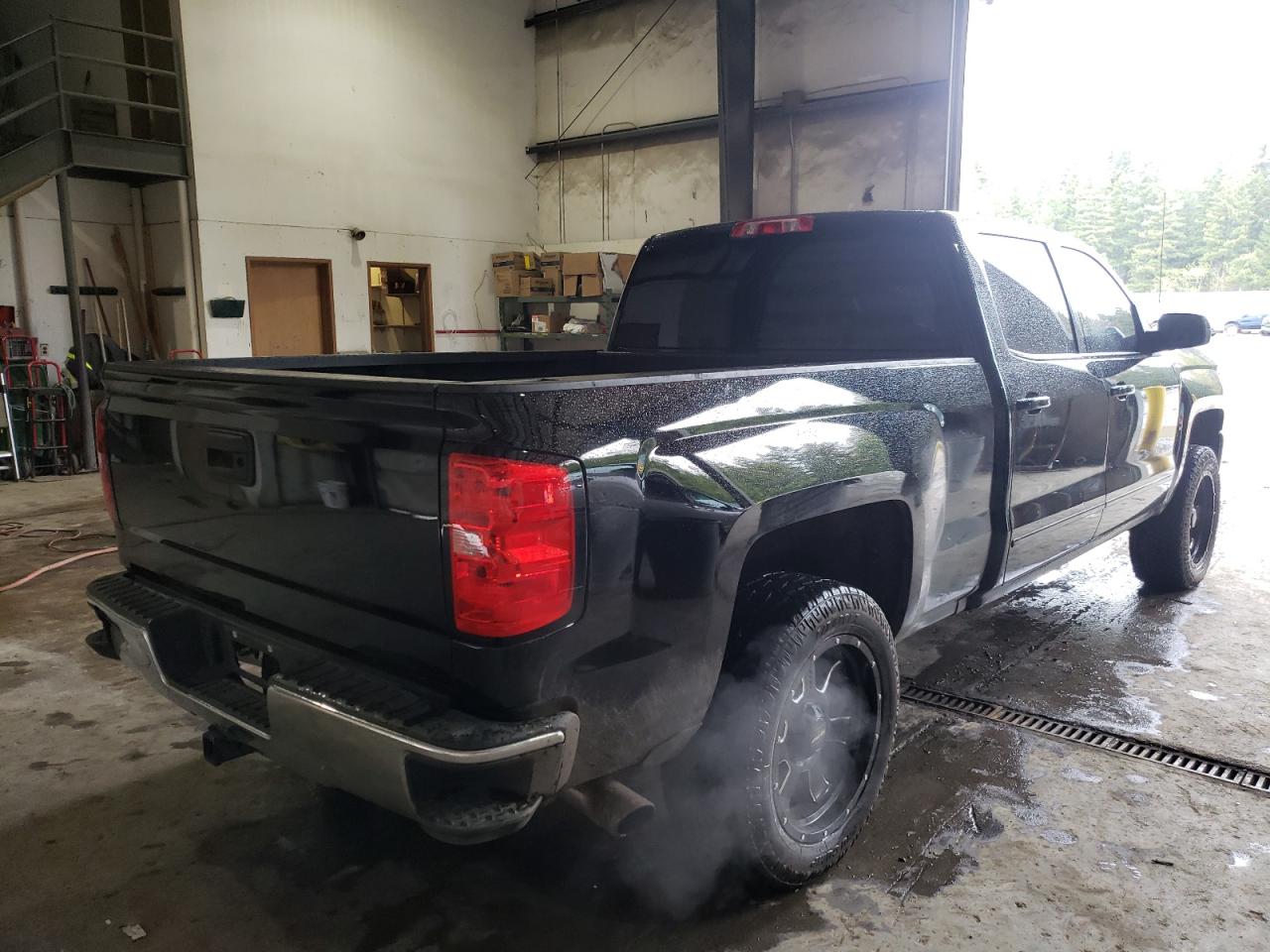 Photo 4 from auction – 2018 CHEVROLET silverado with VIN 1GCUKREC2JF162231