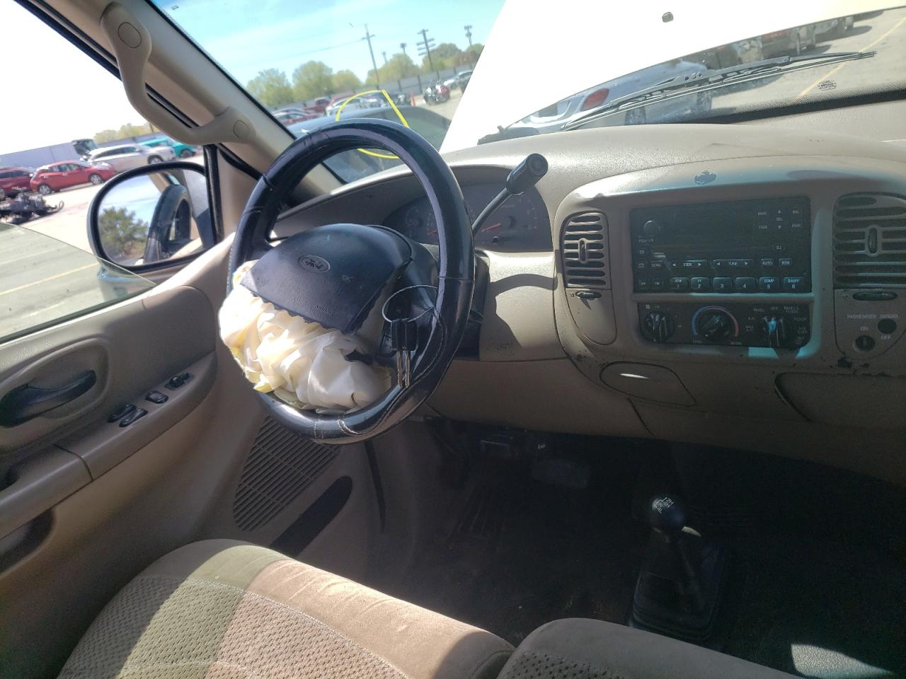 Photo 9 from auction – 2000 FORD F150 with VIN 1FTRX18W5YNB41890