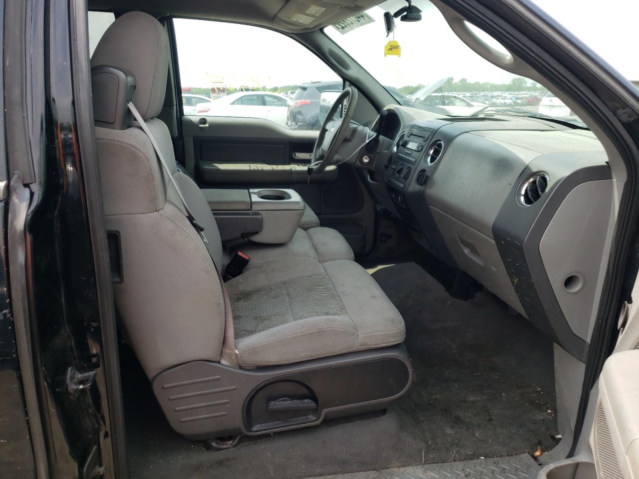Photo 5 from auction – 2006 FORD F150 with VIN 1FTRX12W76FB03478