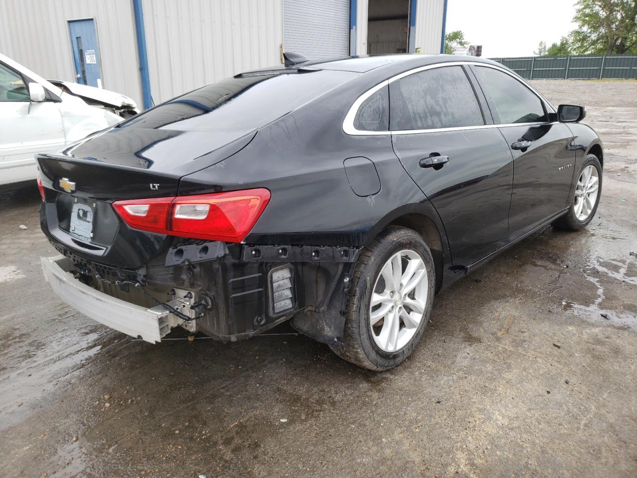 Photo 4 from auction – 2017 CHEVROLET MALIBU LT with VIN 1G1ZE5ST6HF129648