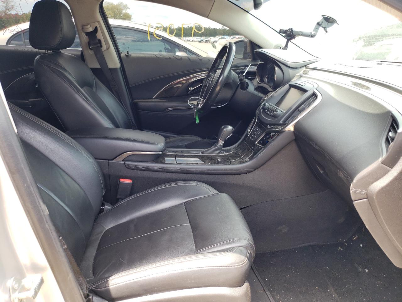 Photo 5 from auction – 2015 BUICK LACROSSE with VIN 1G4GB5G32FF114878