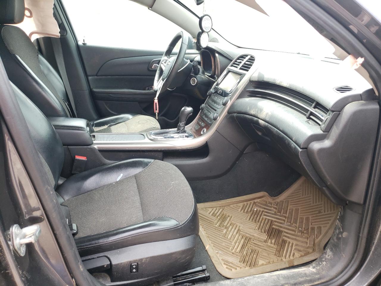 Photo 5 from auction – 2013 CHEVROLET MALIBU 1LT with VIN 1G11C5SA2DF151433