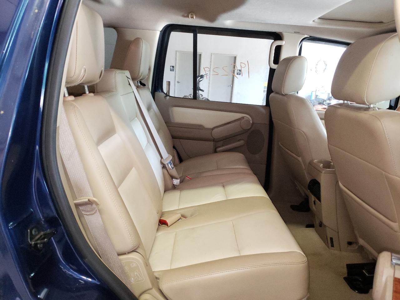 Photo 6 from auction – 2007 FORD EXPLORER E with VIN 1FMEU64E77UB10254