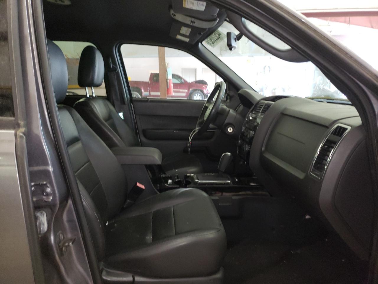 Photo 5 from auction – 2009 FORD ESCAPE LIM with VIN 1FMCU047X9KA19502