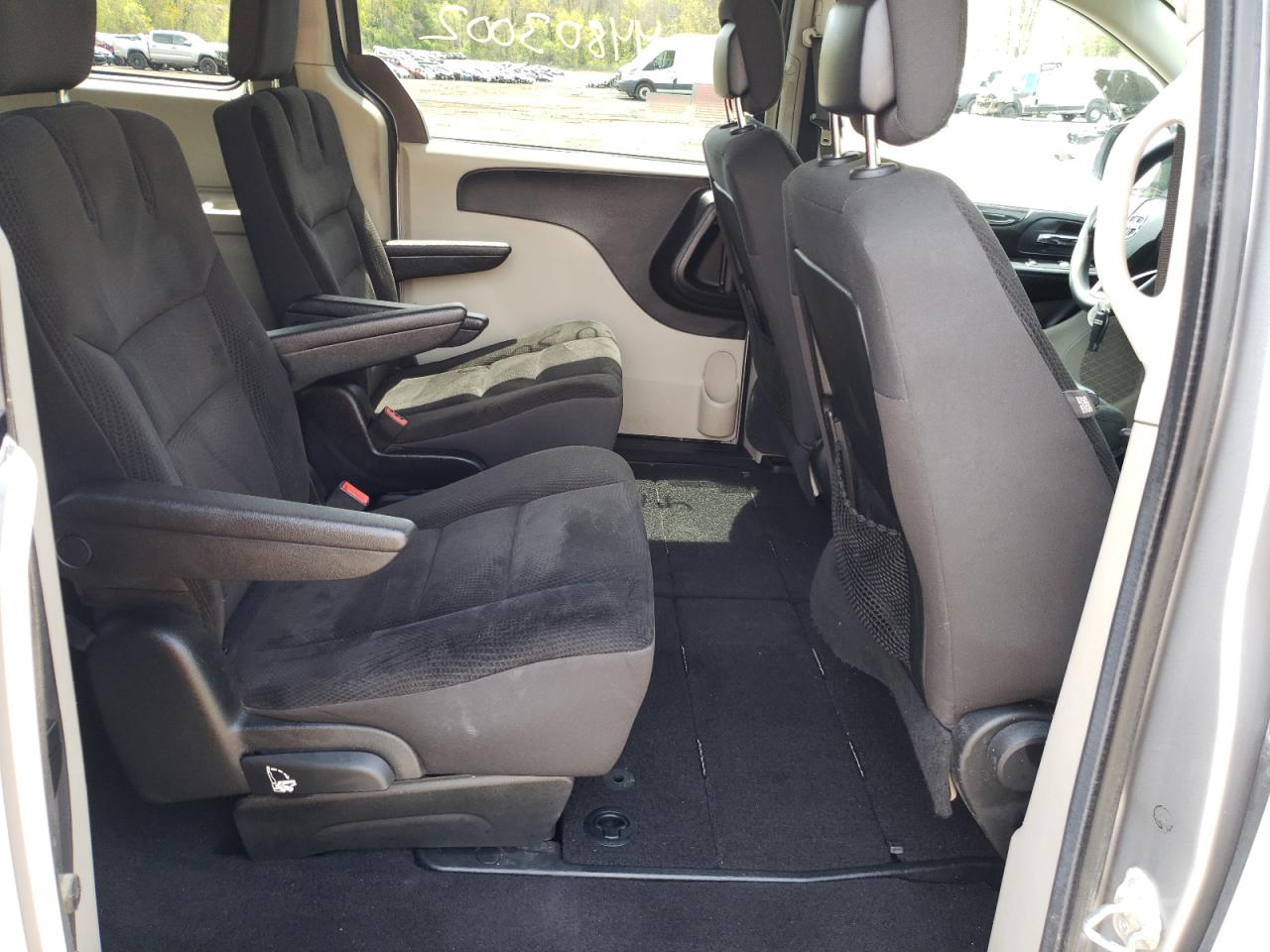 Photo 6 from auction – 2017 DODGE GRAND CARA with VIN 2C4RDGBG7HR856296