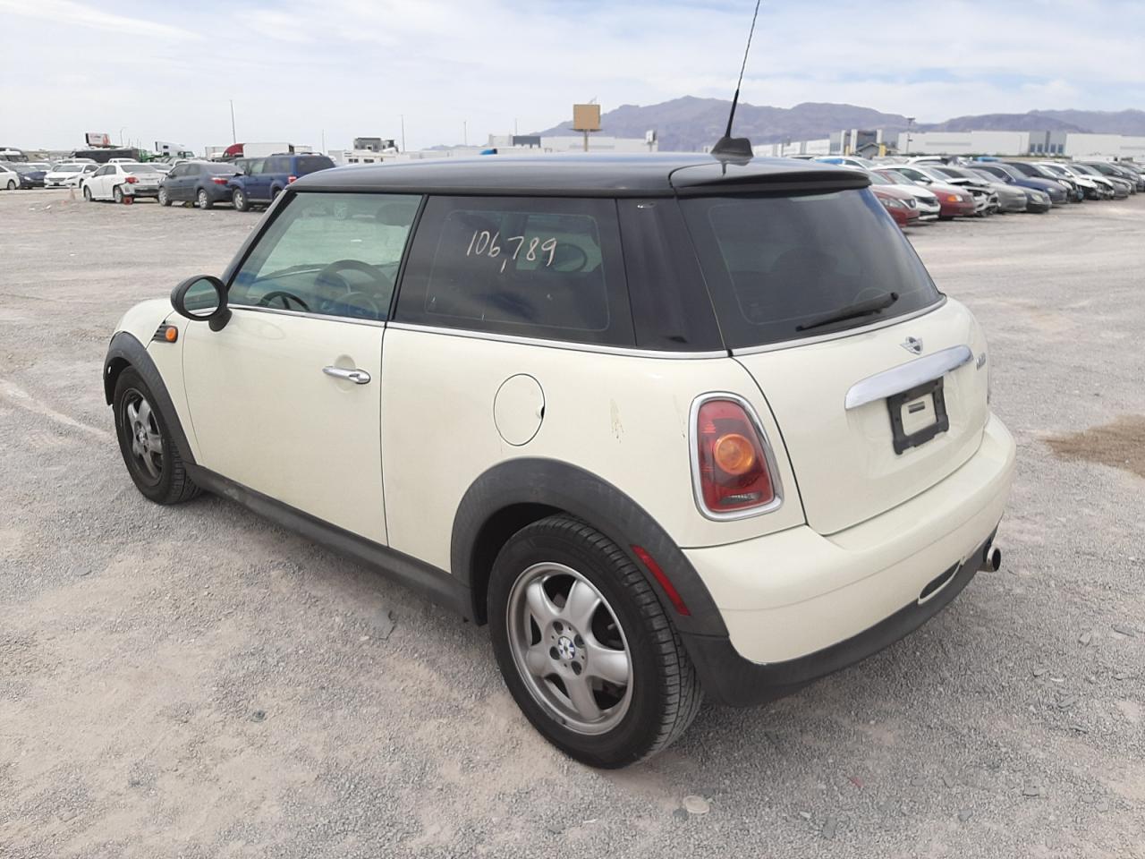 Photo 3 from auction – 2009 MINI COOPER with VIN WMWMF33559TW75523