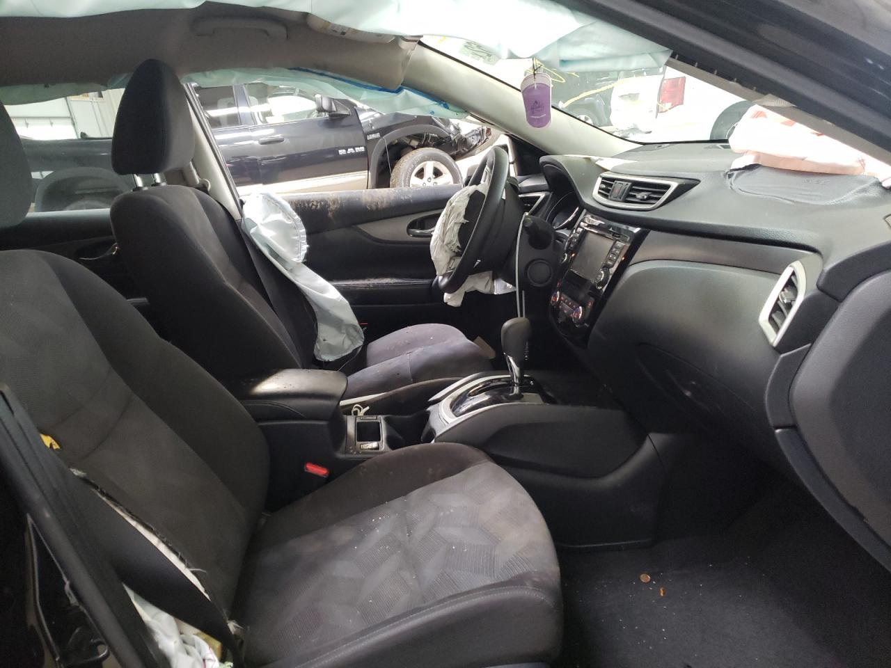 Photo 5 from auction – 2016 NISSAN ROGUE S with VIN KNMAT2MV1GP628339