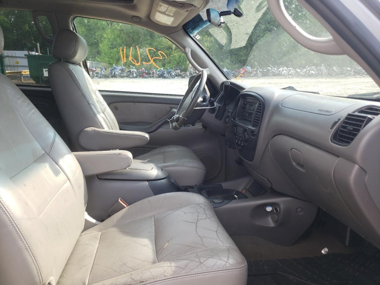 Photo 5 from auction – 2003 TOYOTA SEQUOIA SR with VIN 5TDZT34AX3S195223