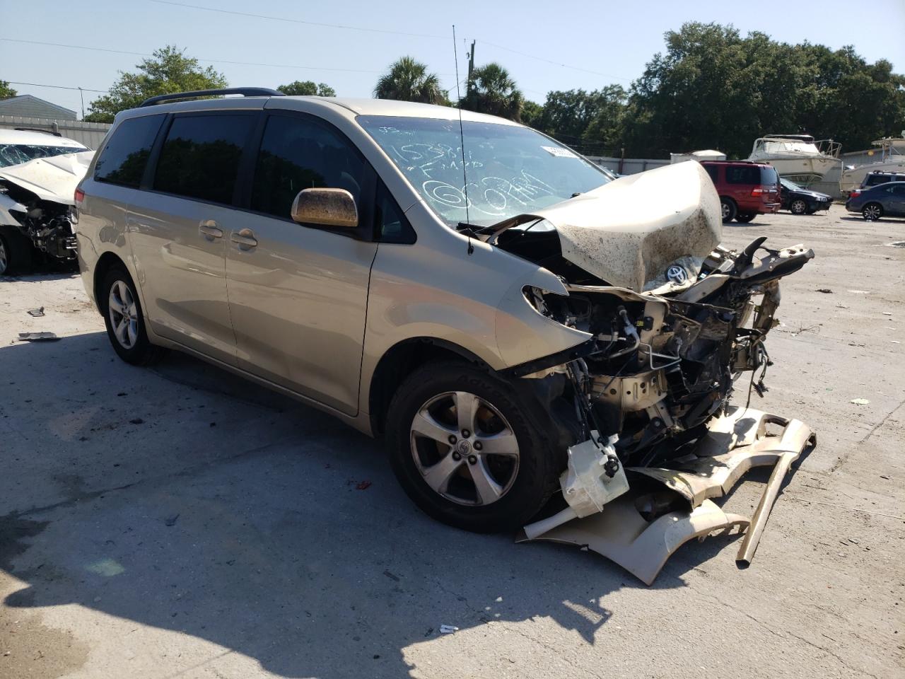 TOYOTA SIENNA LE 2014 with VIN 5TDKK3DC7ES459443 - Photo from auction