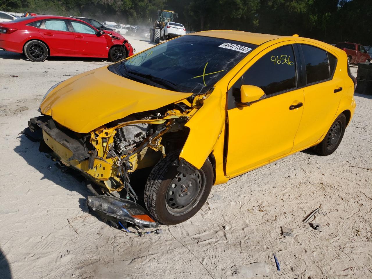 Photo 2 from auction – 2015 TOYOTA PRIUS C with VIN JTDKDTB34F1094747