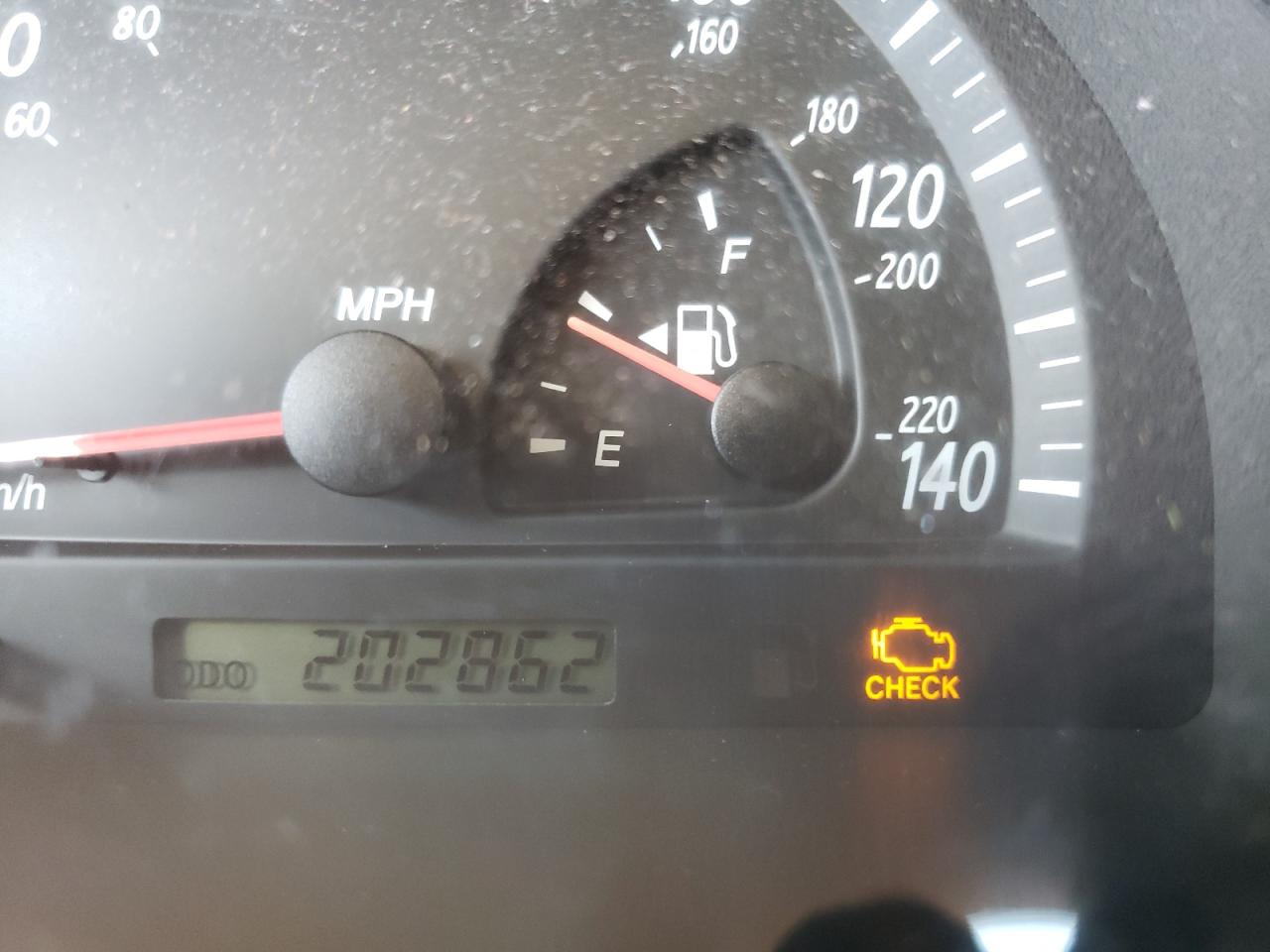 Photo 8 from auction – 2003 TOYOTA CAMRY LE with VIN 4T1BE32K43U765103