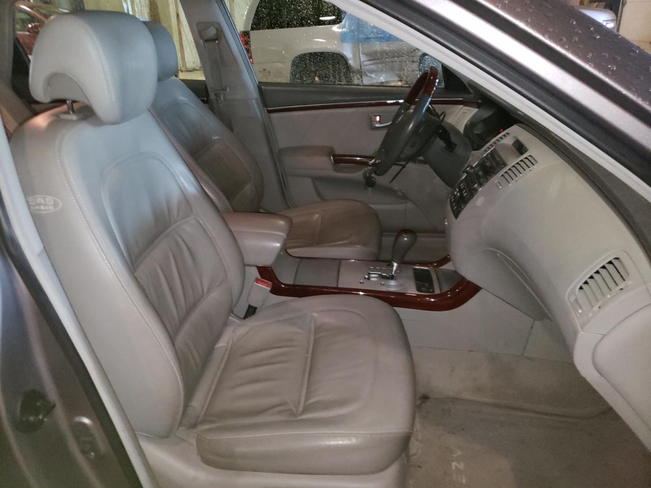Photo 5 from auction – 2006 HYUNDAI AZERA SE with VIN KMHFC46F46A101013