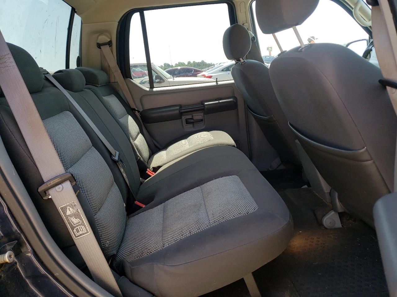 Photo 6 from auction – 2003 FORD EXPLORER S with VIN 1FMZU67E73UC83554