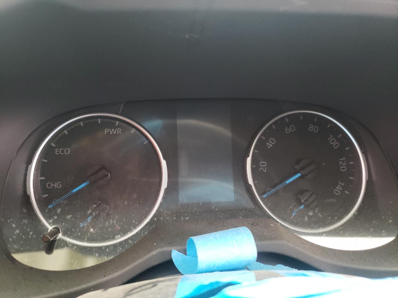 Photo 8 from auction – 2019 TOYOTA RAV4 XLE with VIN JTMRWRFV4KD024651