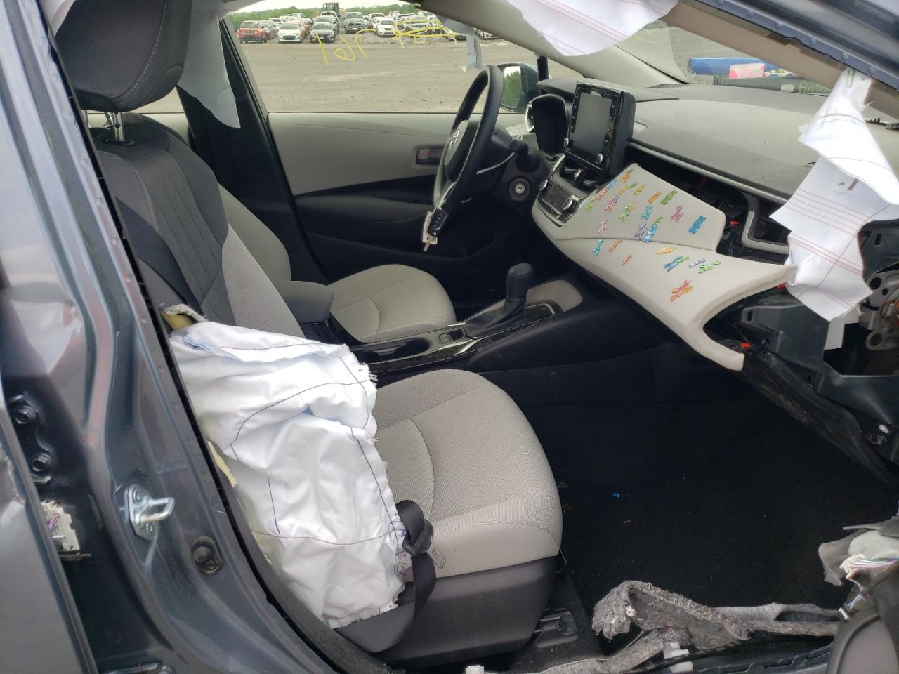 Photo 5 from auction – 2022 TOYOTA COROLLA LE with VIN JTDEPMAE7N3000571