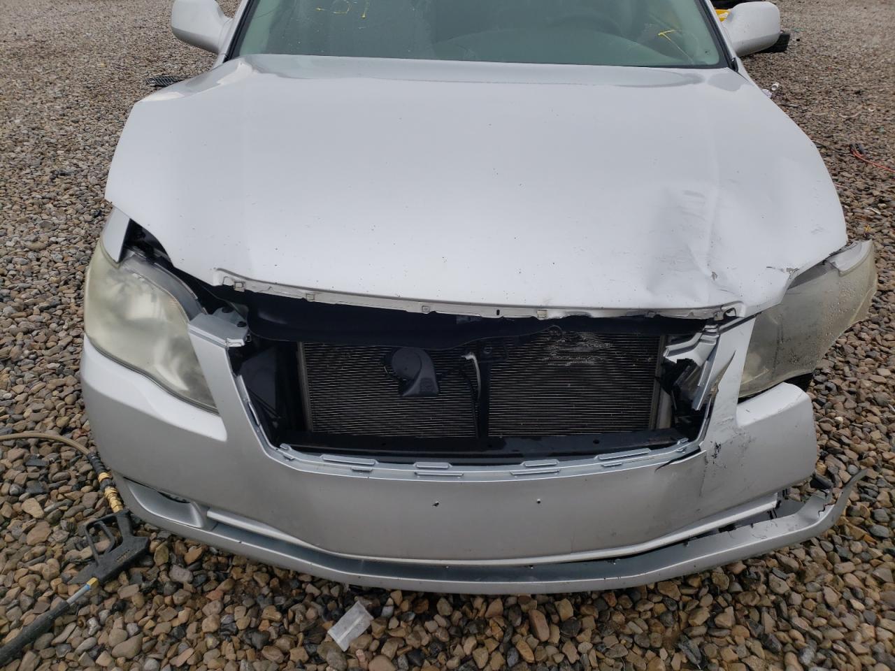 Photo 9 from auction – 2005 TOYOTA AVALON XL with VIN 4T1BK36B95U049335