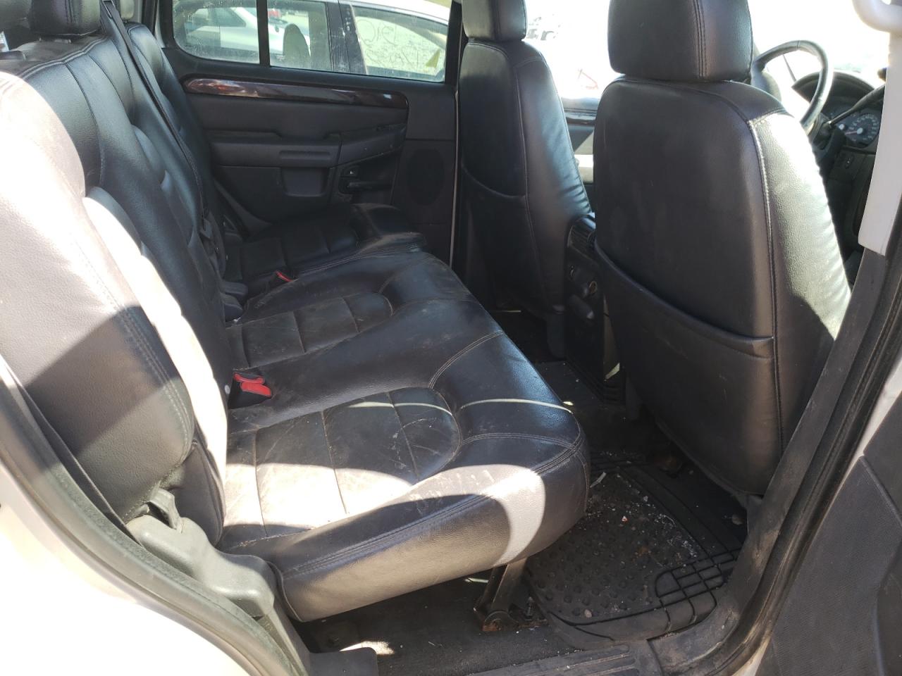 Photo 6 from auction – 2004 FORD EXPLORER L with VIN 1FMDU75W54ZA98726