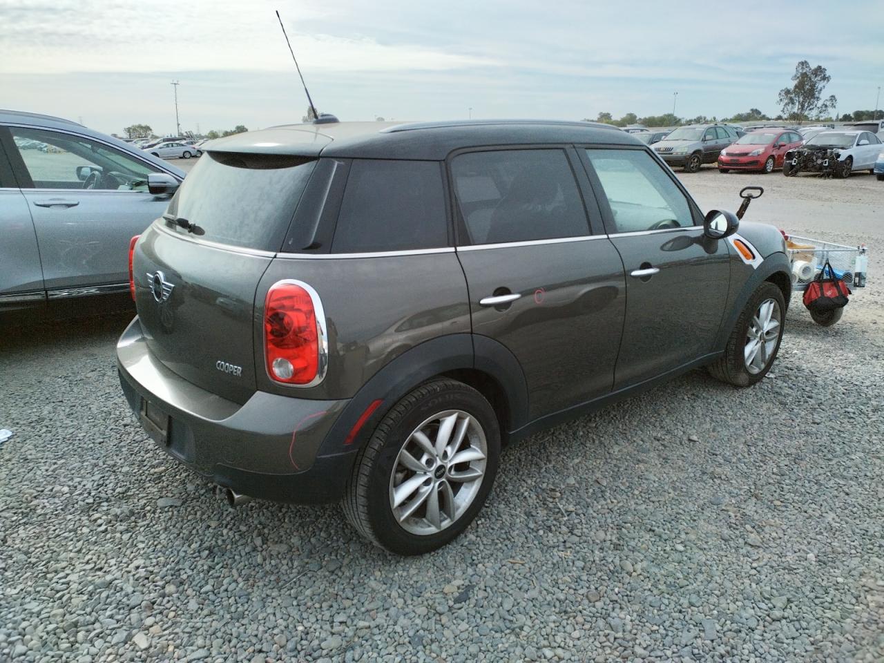 Photo 4 from auction – 2012 MINI COOPER COU with VIN WMWZB3C58CWM03801